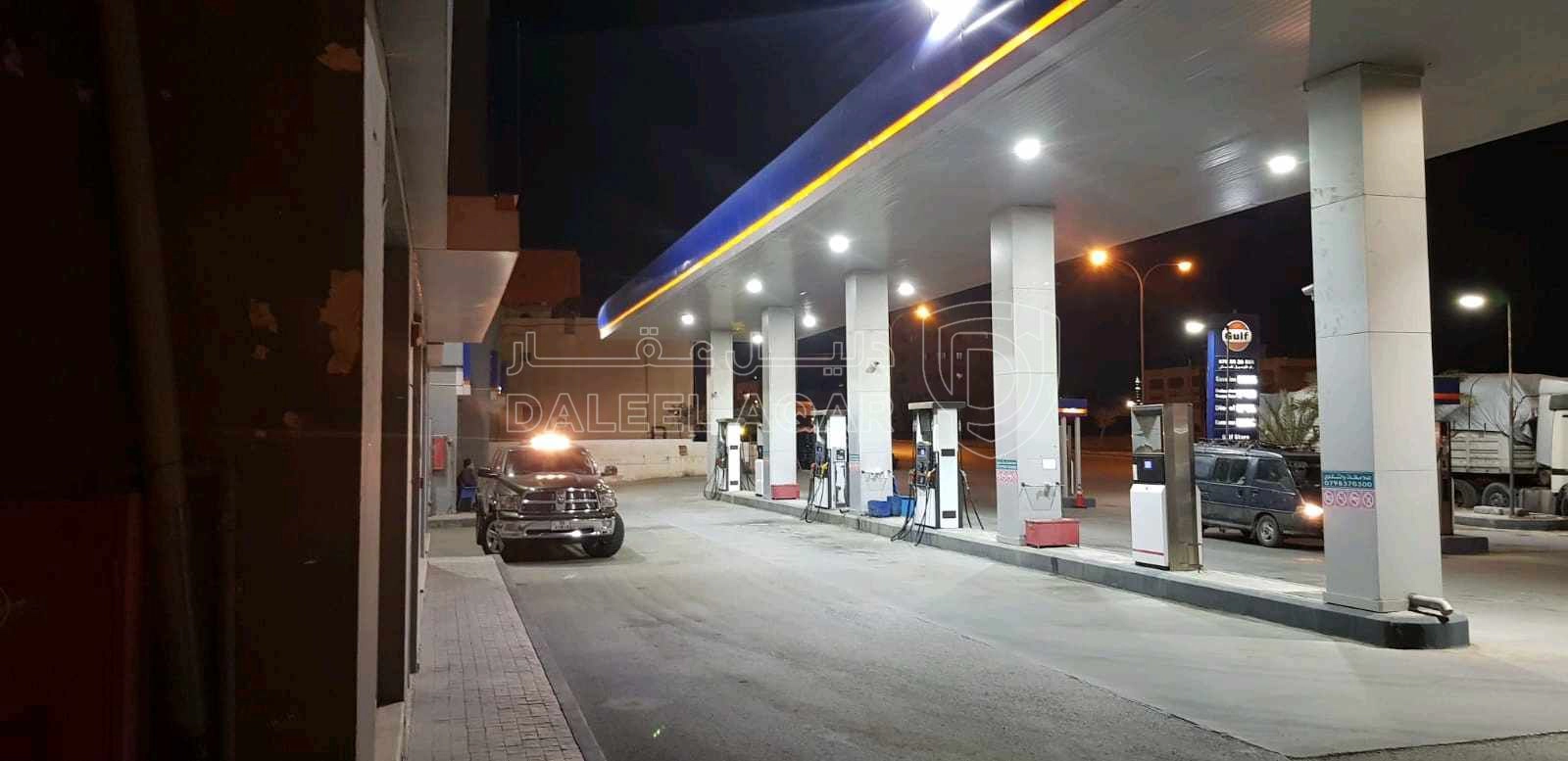 مبنى في محطة محروقات عمان اليادودة - 1,400,000 دأ - صورة 1