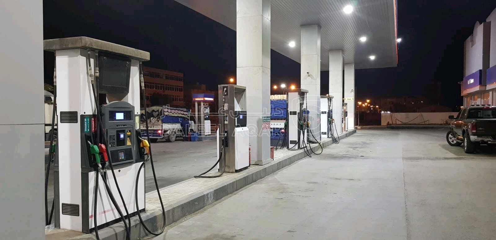 مبنى في محطة محروقات عمان اليادودة - 1,400,000 دأ - صورة 1