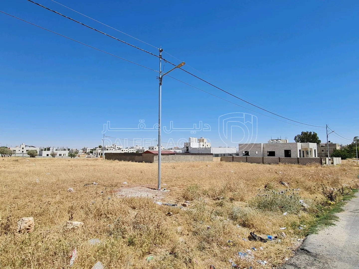 أرض في عمان / جاوا بالقرب من السوق المركزي - 48,000 دأ - صورة 1