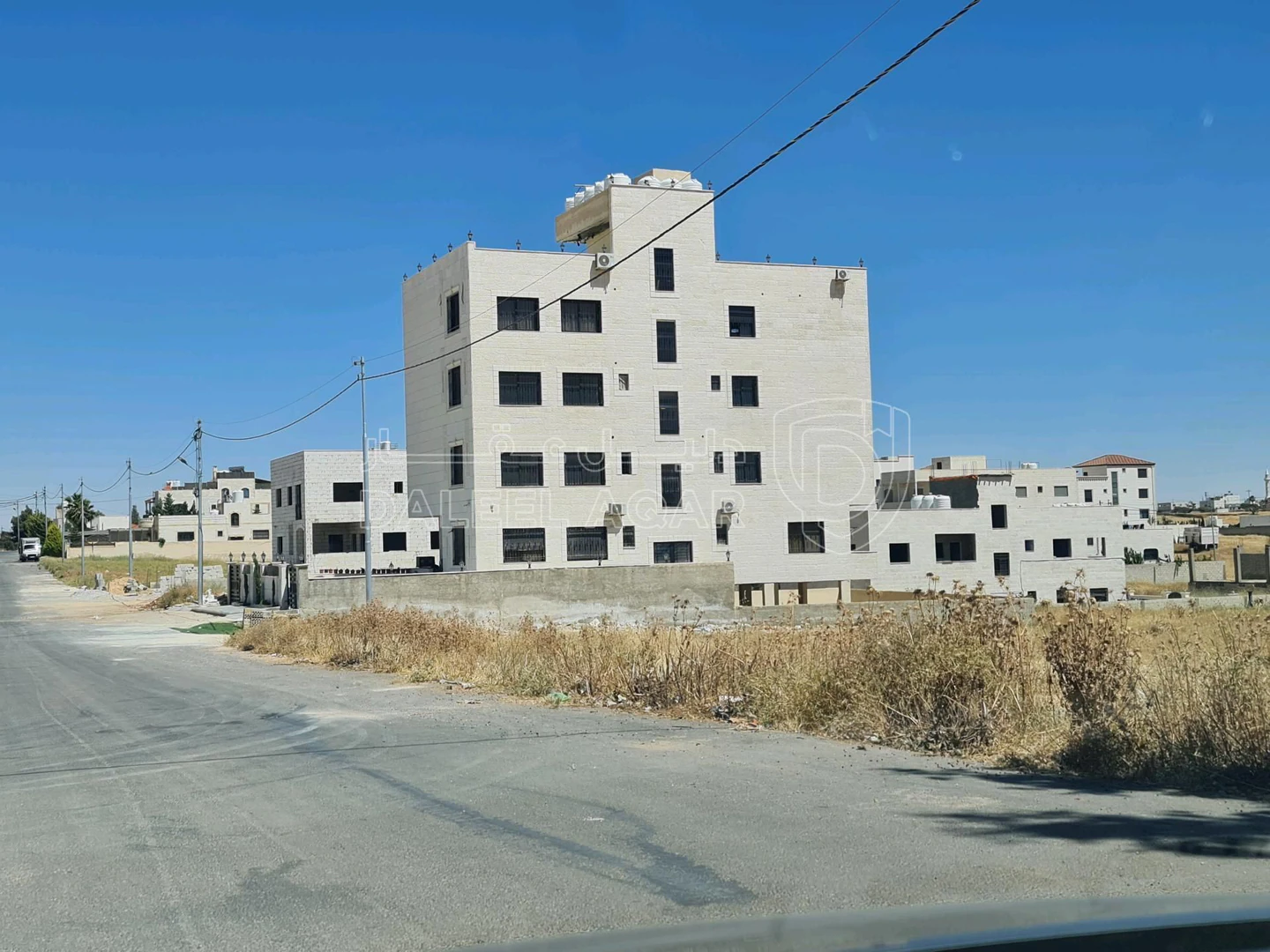 أرض في عمان / جاوا بالقرب من السوق المركزي - 48,000 دأ - صورة 1