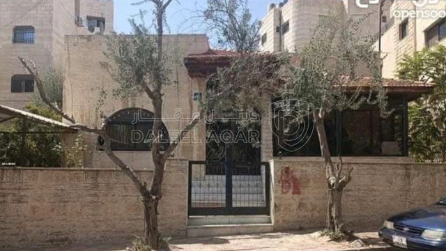 فيلا/منزل - جبل الحسين قرب مستشفى الامل  - 260000 دأ
