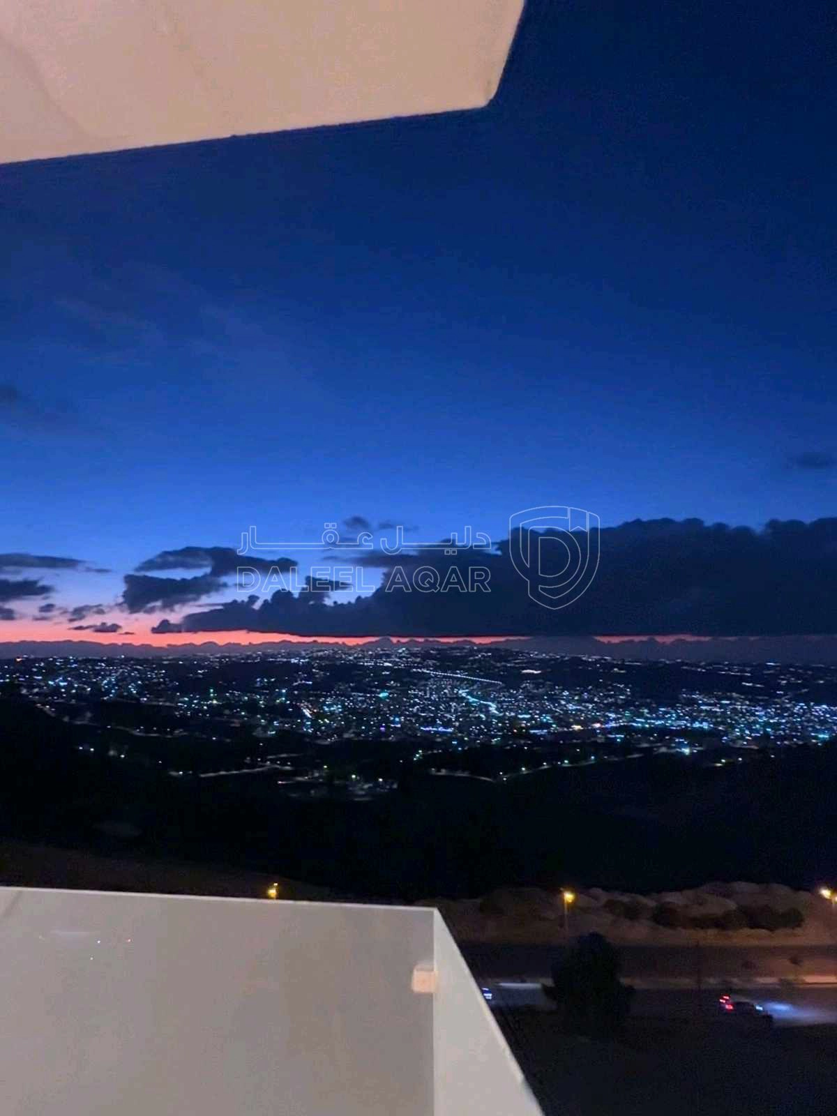 شقة في مطل ابو نصير  - 185,000 دأ - صورة 1