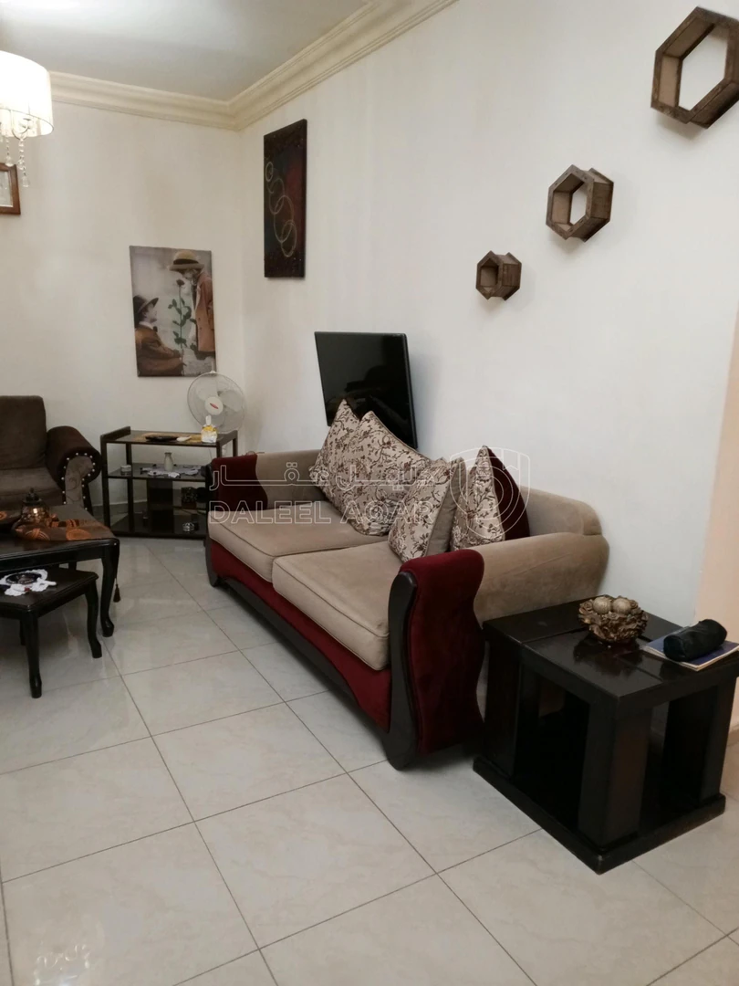 شقة في الجاردنز مقابل اسواق جمال شارع غازي عربيات - 56,000 دأ - صورة 1