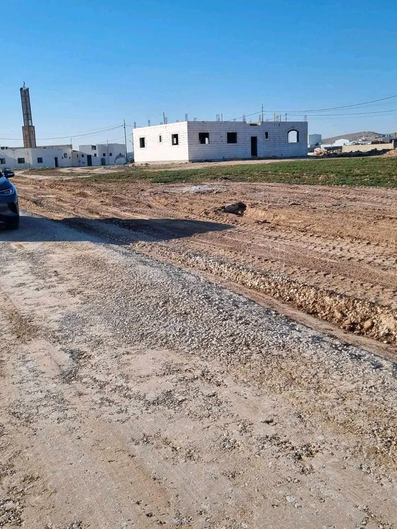 أرض في عمان النقيرة شارع الستين  - 20,000 دأ - صورة 1