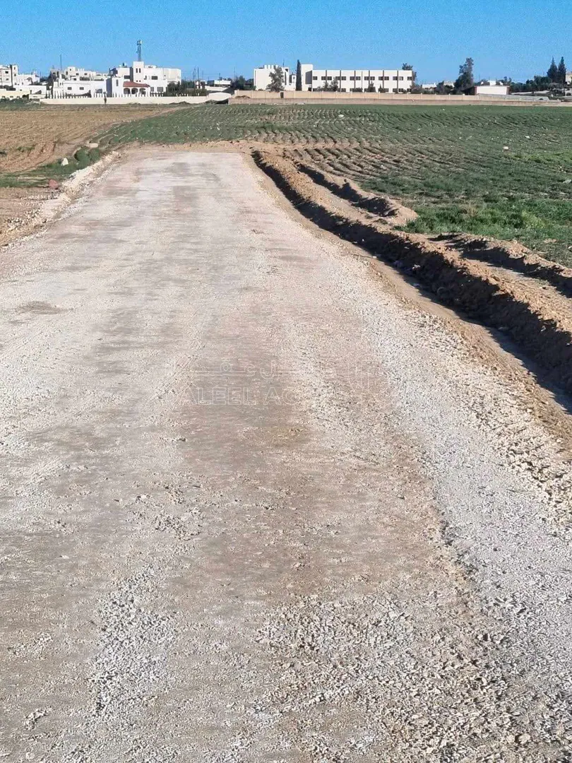 أرض في عمان النقيرة شارع الستين  - 20,000 دأ - صورة 1