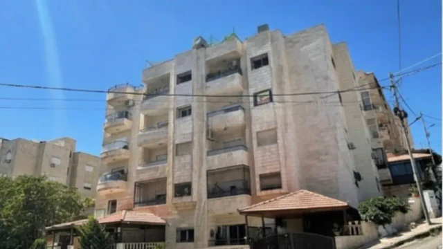 شقة -  ضاحية الرشيد بالقرب من كازية الخرابشة  - 67000 دأ