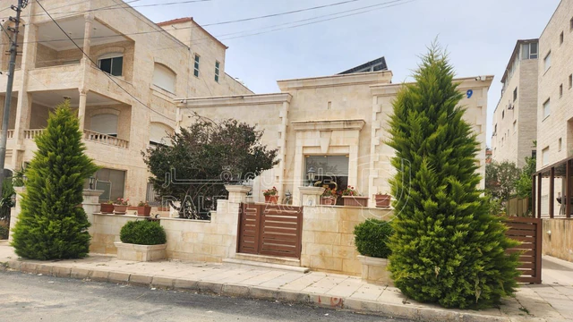 فيلا/منزل - وادي السير - الكرسي  - 500000 دأ