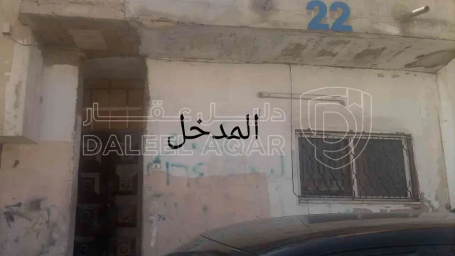 شقة - الرصيفة حي الحسين جانب مسجد التوحيد الجنوبي  - 16000 دأ