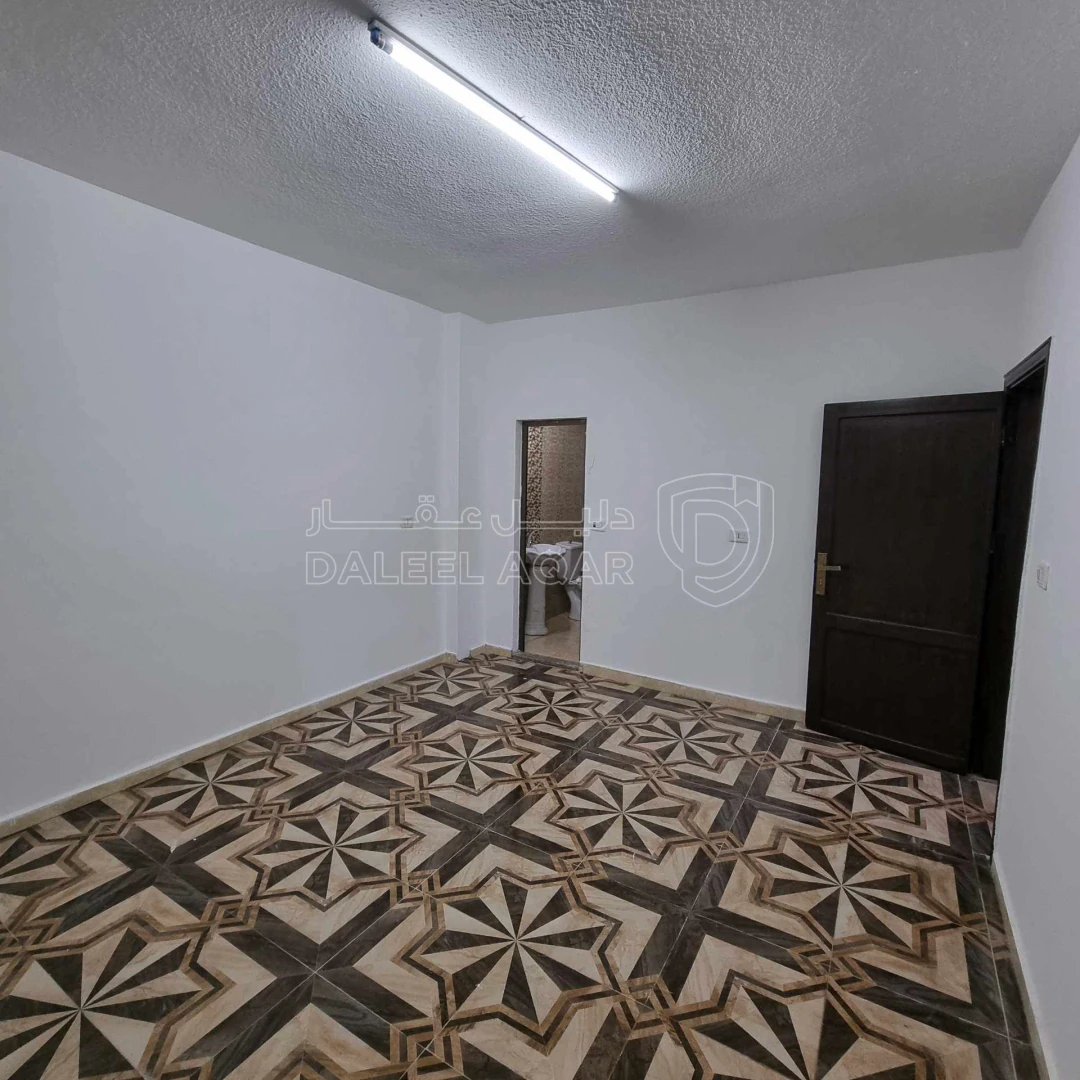 شقة في بالقرب من مسجد زيد بن ثابت  - 21,900 دأ - صورة 1