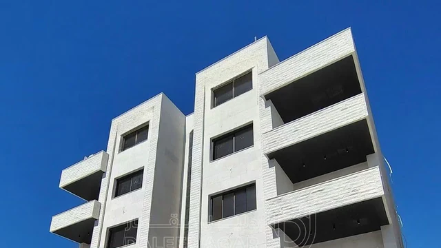 شقة في اربد خلف اربد مول جران شارع البتراء  - 97,000 دأ - صورة NaN