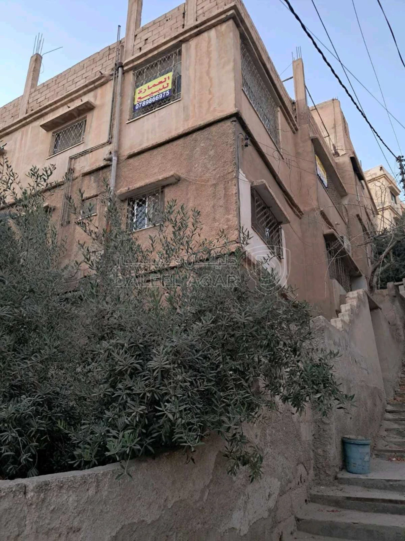 مبنى في الزرقاء جبل الاميرة رحمة مقابل جبل الامير حسن  - 30,000 دأ - صورة 1