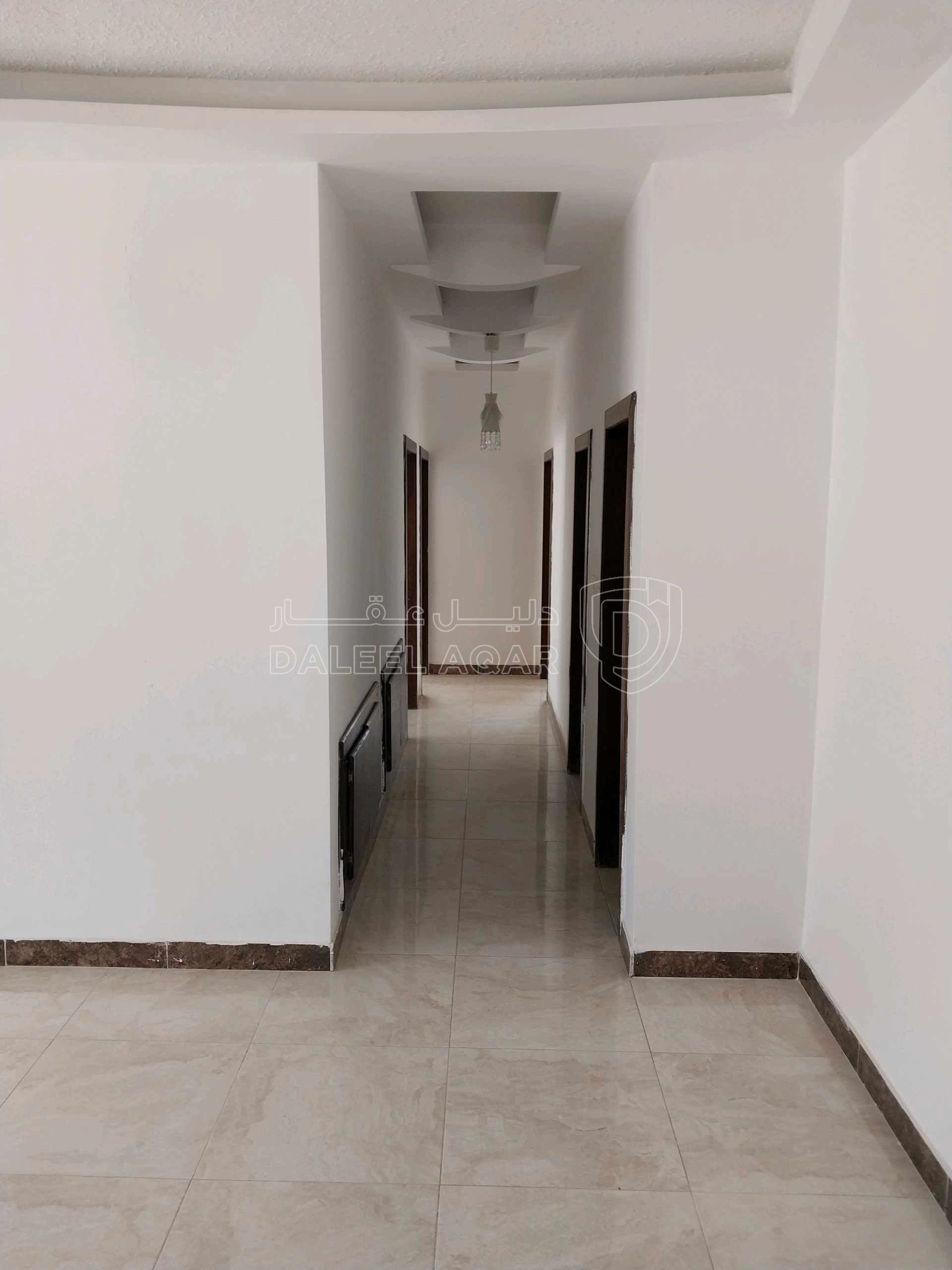 شقة في خلف مسجد جبران  - 65,000 دأ - صورة 1
