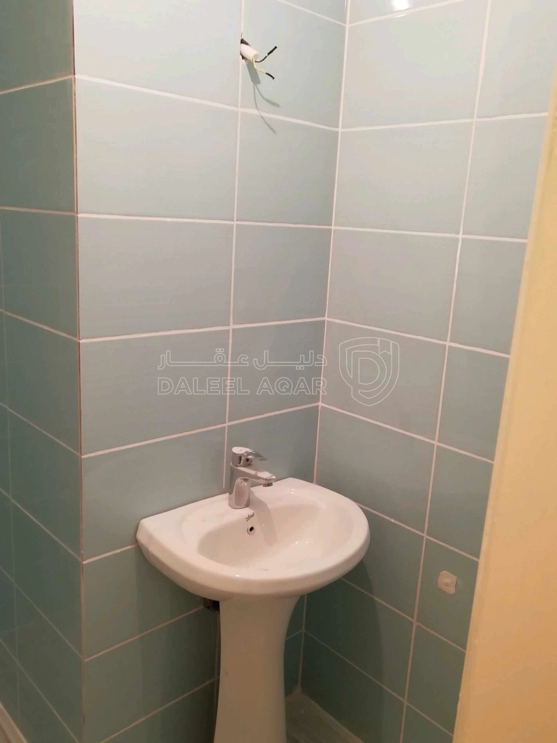 مبنى في ضاحيه الامير حسن قرب مخفر شرطة النزهه  - 190,000 دأ - صورة 1