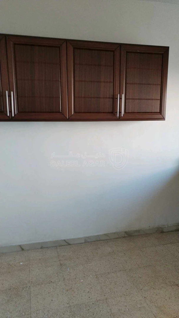 مبنى في ضاحيه الامير حسن قرب مخفر شرطة النزهه  - 190,000 دأ - صورة 1