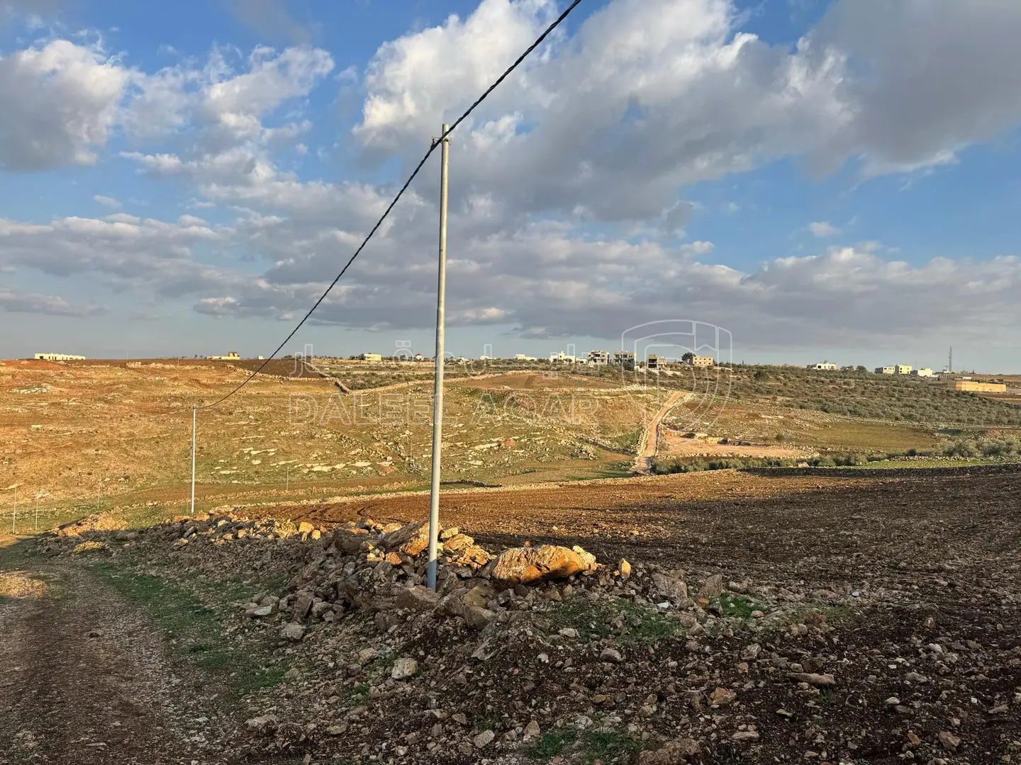 أرض في اربد هام حوض البرانس / طريق البترول  - 135,000 دأ - صورة 1