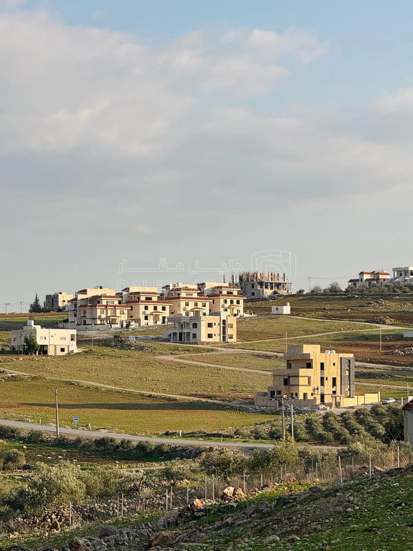 أرض في اربد هام حوض البرانس / طريق البترول  - 135,000 دأ - صورة 1