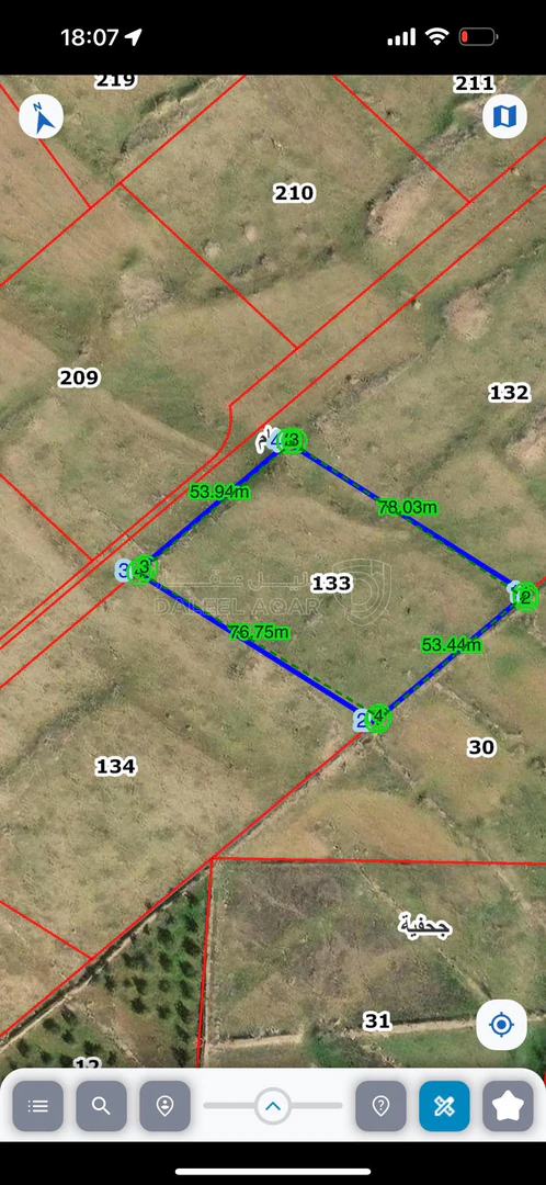 أرض في اربد هام حوض البرانس / طريق البترول  - 135,000 دأ - صورة 1