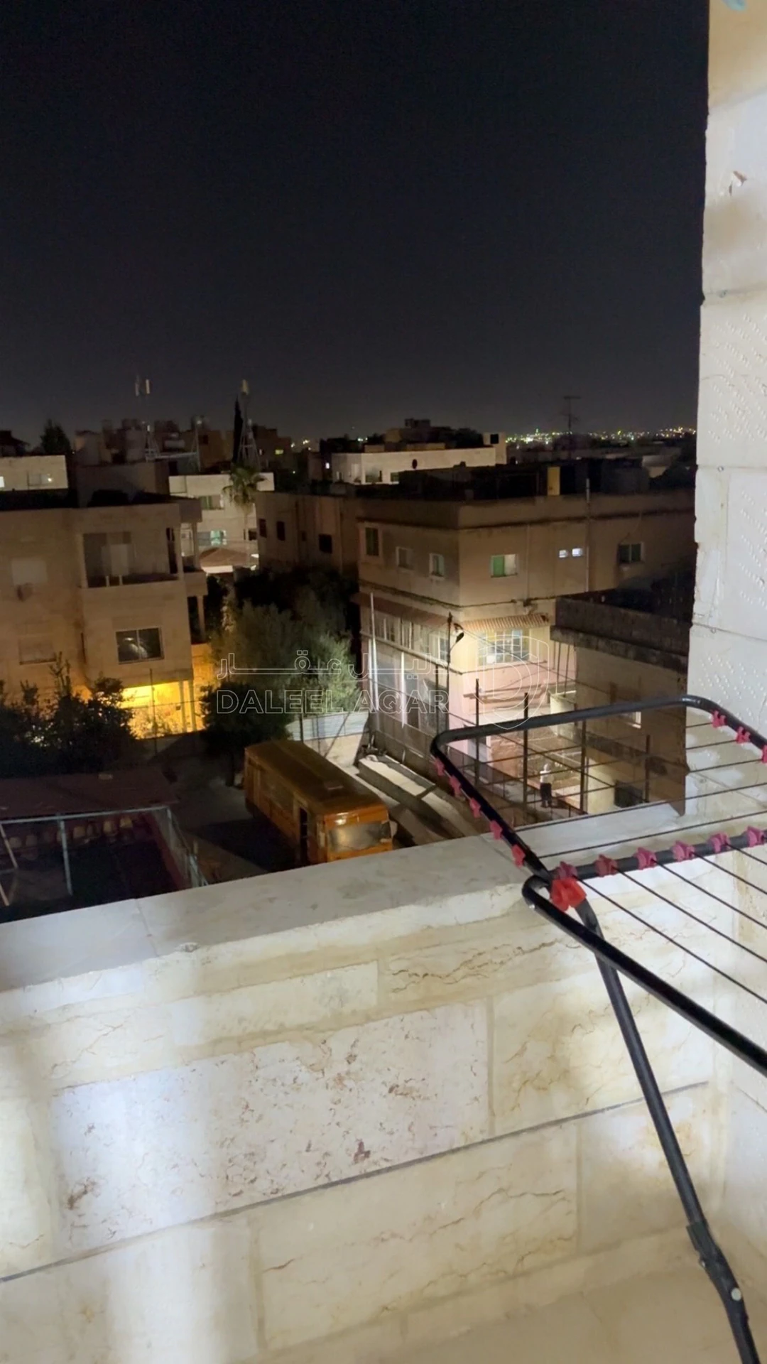 شقة في حي الجامعة_شارع طرابلس_مقابل اكادمية وروضة الفرح  - 22,000 دأ - صورة 1