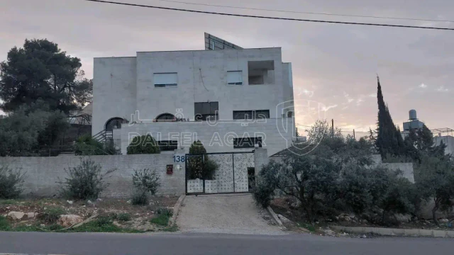 فيلا/منزل - السلط - سوادا - 300000 دأ