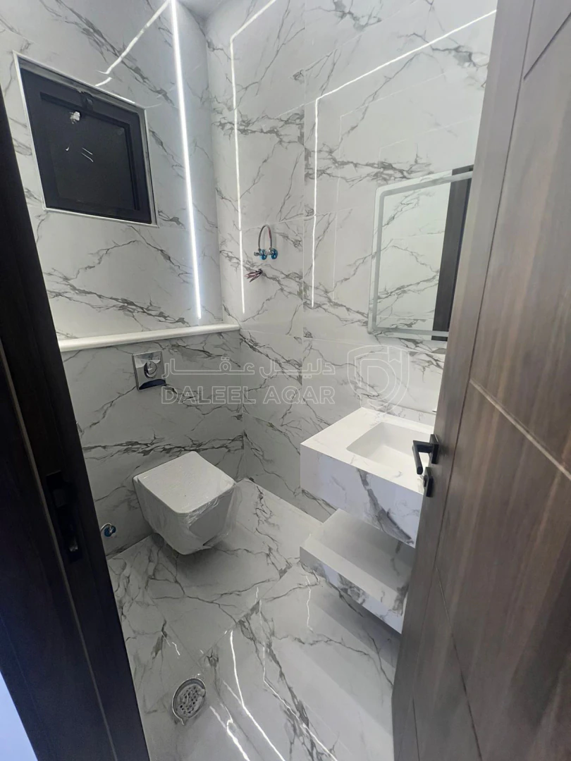 شقة في طبربور - بالقرب من محطة طارق للباص السريع - 100,000 دأ - صورة 1