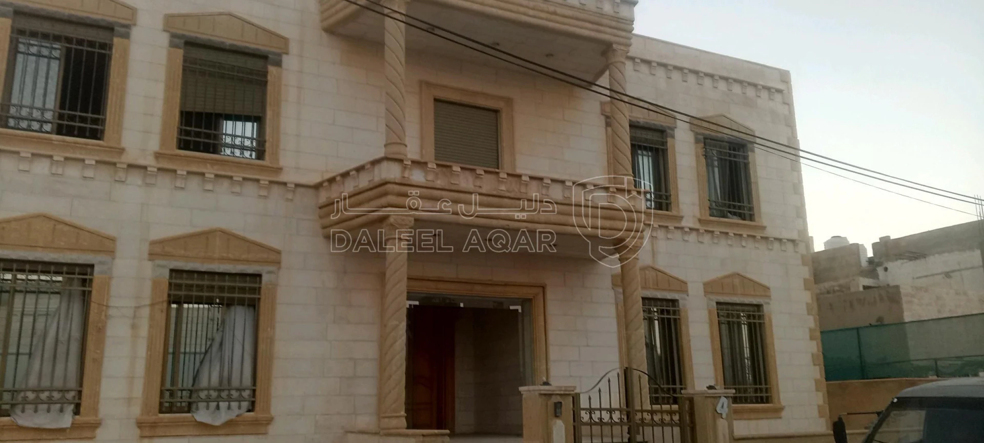 فيلا/منزل في عمان اشارات الغاز  اخر حي عدن - 200,000 دأ - صورة 1