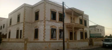 فيلا/منزل في عمان اشارات الغاز  اخر حي عدن - 200,000 دأ - صورة NaN