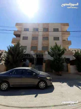شقة - شقة للبيع في ضاحية الامير علي طريق المطار طابق ثالث بناء جديد مسكونه سنة مساحة ١٤٠ مكونة من ثلاث غرف نوم وحده ماستر وصالون وصالة وبلوكونة وثلاث حمامات - 55000 دأ