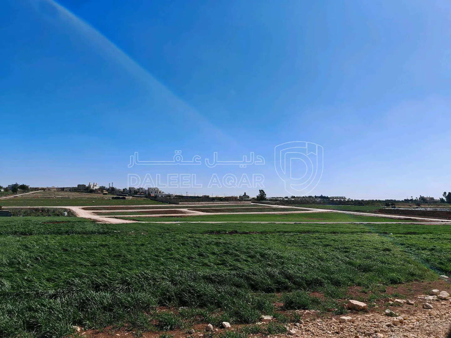 أرض في قرب مسجد نايفة، مقابل بوابة مدينة الشهد 3 - 66,000 دأ - صورة 1