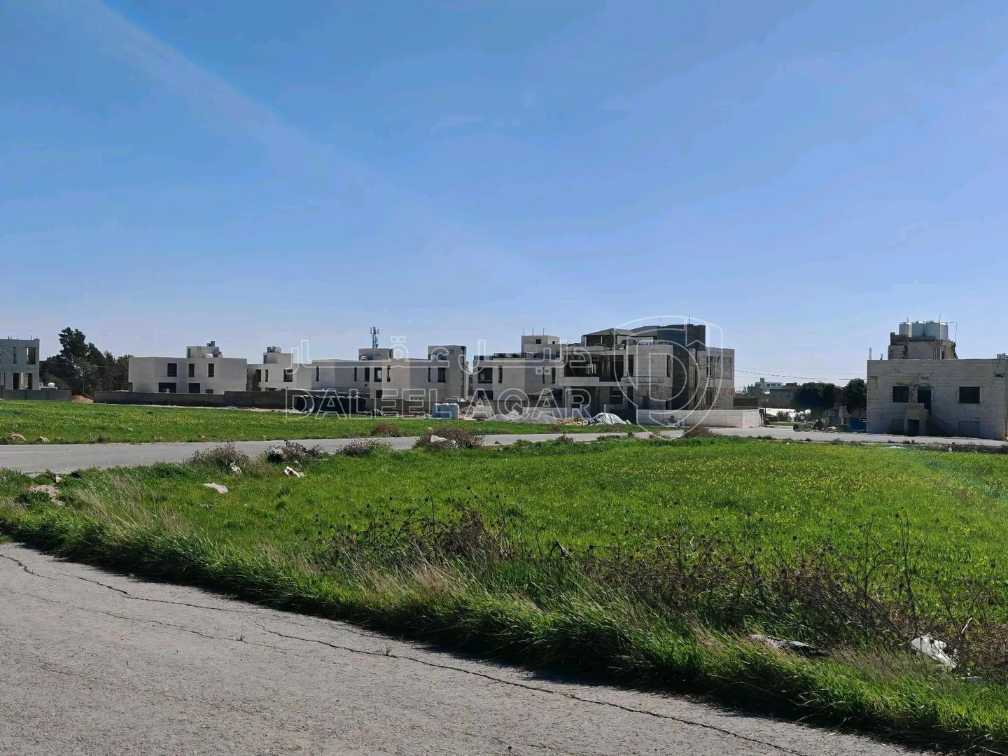 أرض في قرب مسجد نايفة، مقابل بوابة مدينة الشهد 3 - 66,000 دأ - صورة 1