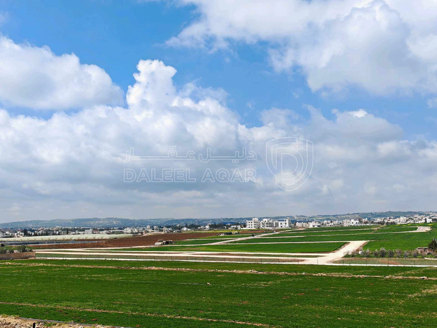 أرض في قرب مسجد نايفة، مقابل بوابة مدينة الشهد 3 - 66,000 دأ - صورة 1