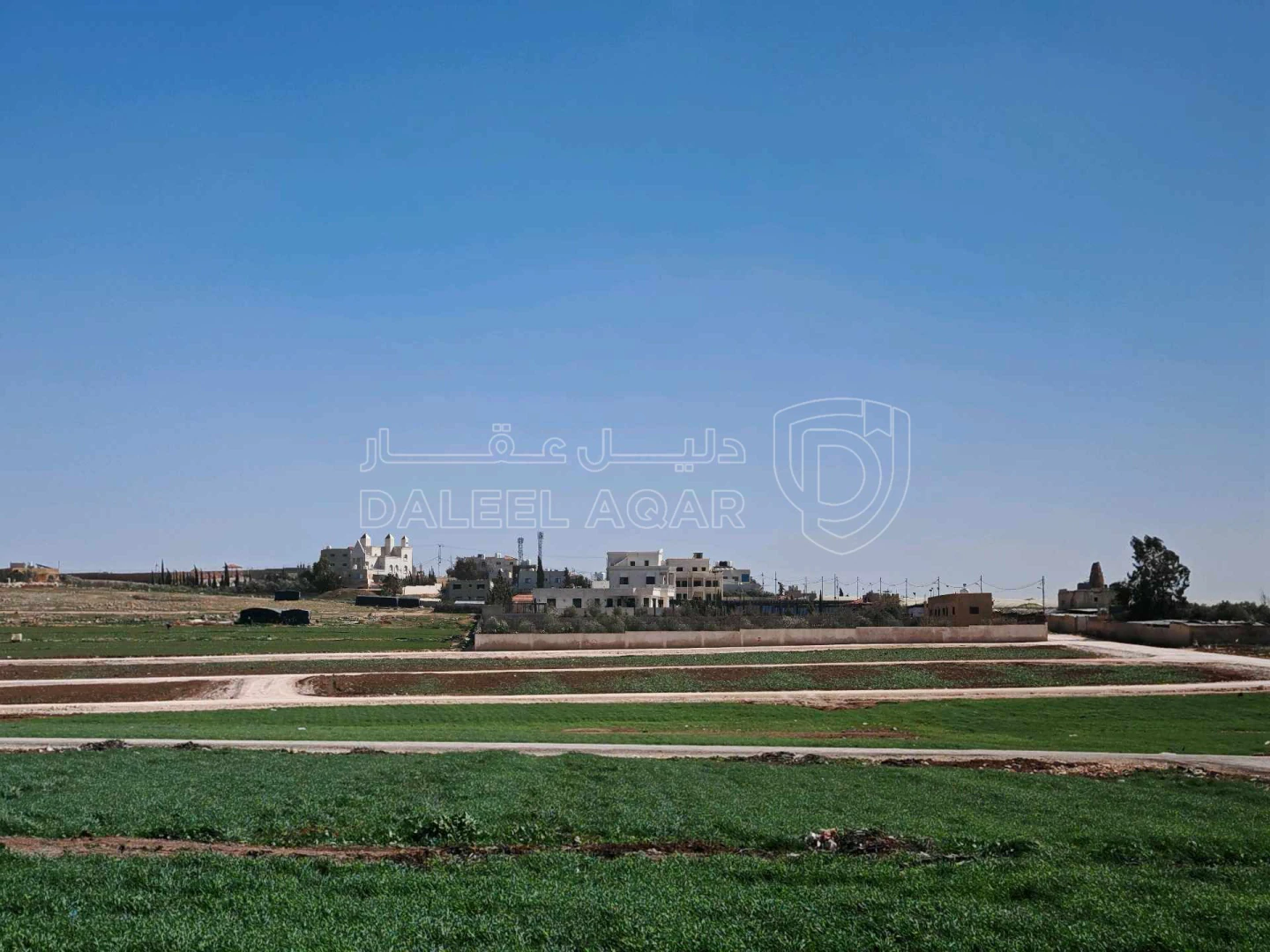 أرض في قرب مسجد نايفة، مقابل بوابة مدينة الشهد 3 - 66,000 دأ - صورة 1