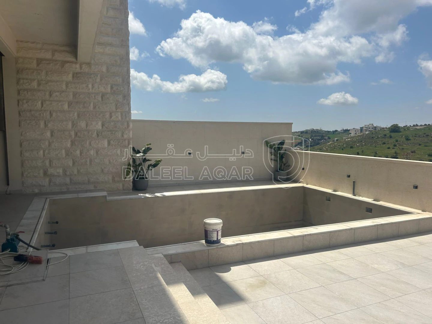 فيلا/منزل في فيلا فاخرة بتشطيب فندقي في دابوق - 790,000 دأ - صورة 1