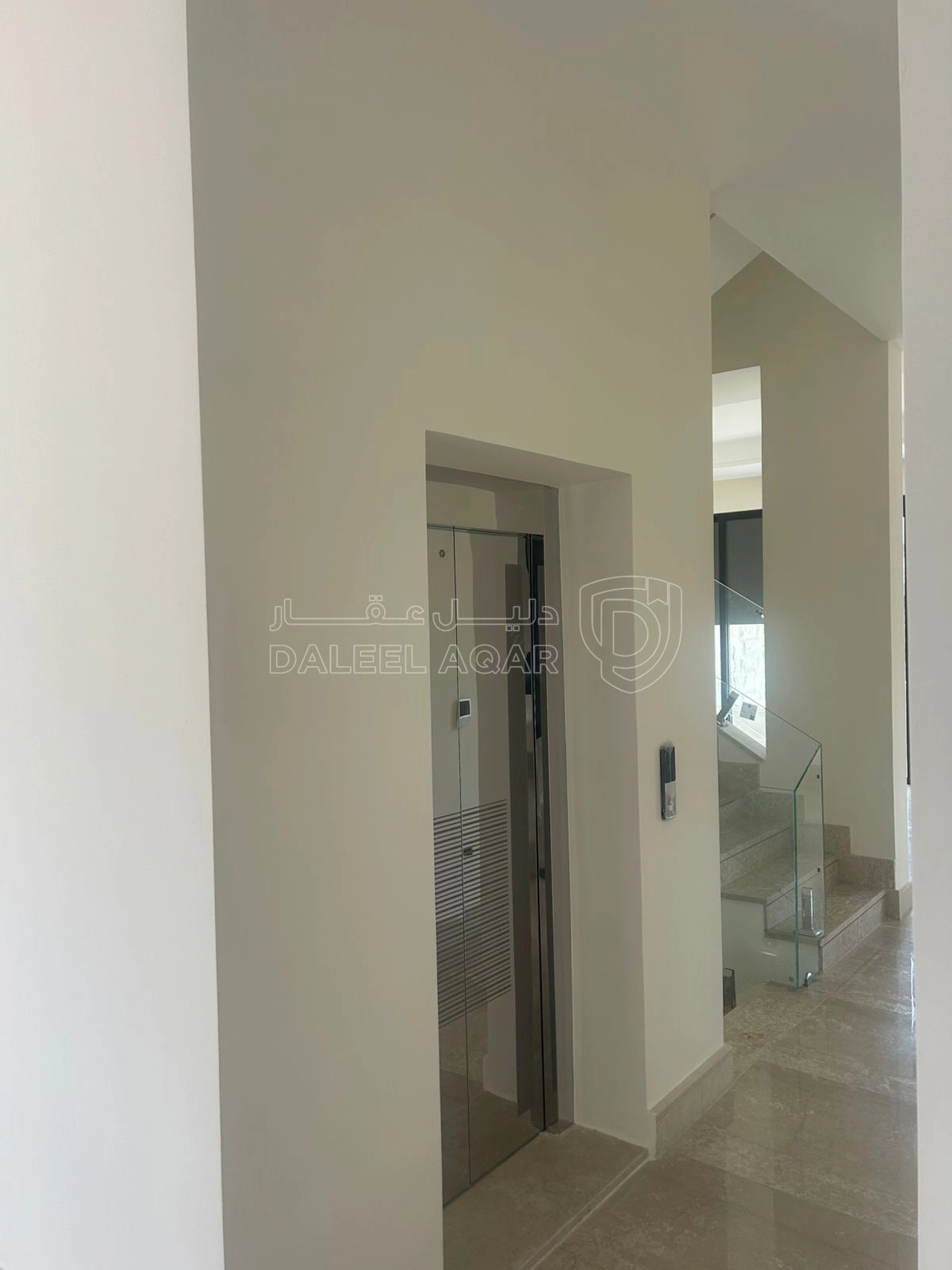 فيلا/منزل في فيلا فاخرة بتشطيب فندقي في دابوق - 790,000 دأ - صورة 1