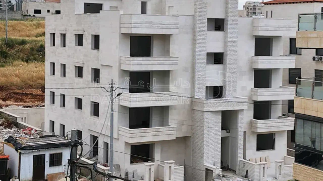 شقة - حي الصحابة رجم عميش بقرب كردور عبدون والسكن الخاص - 150000 دأ