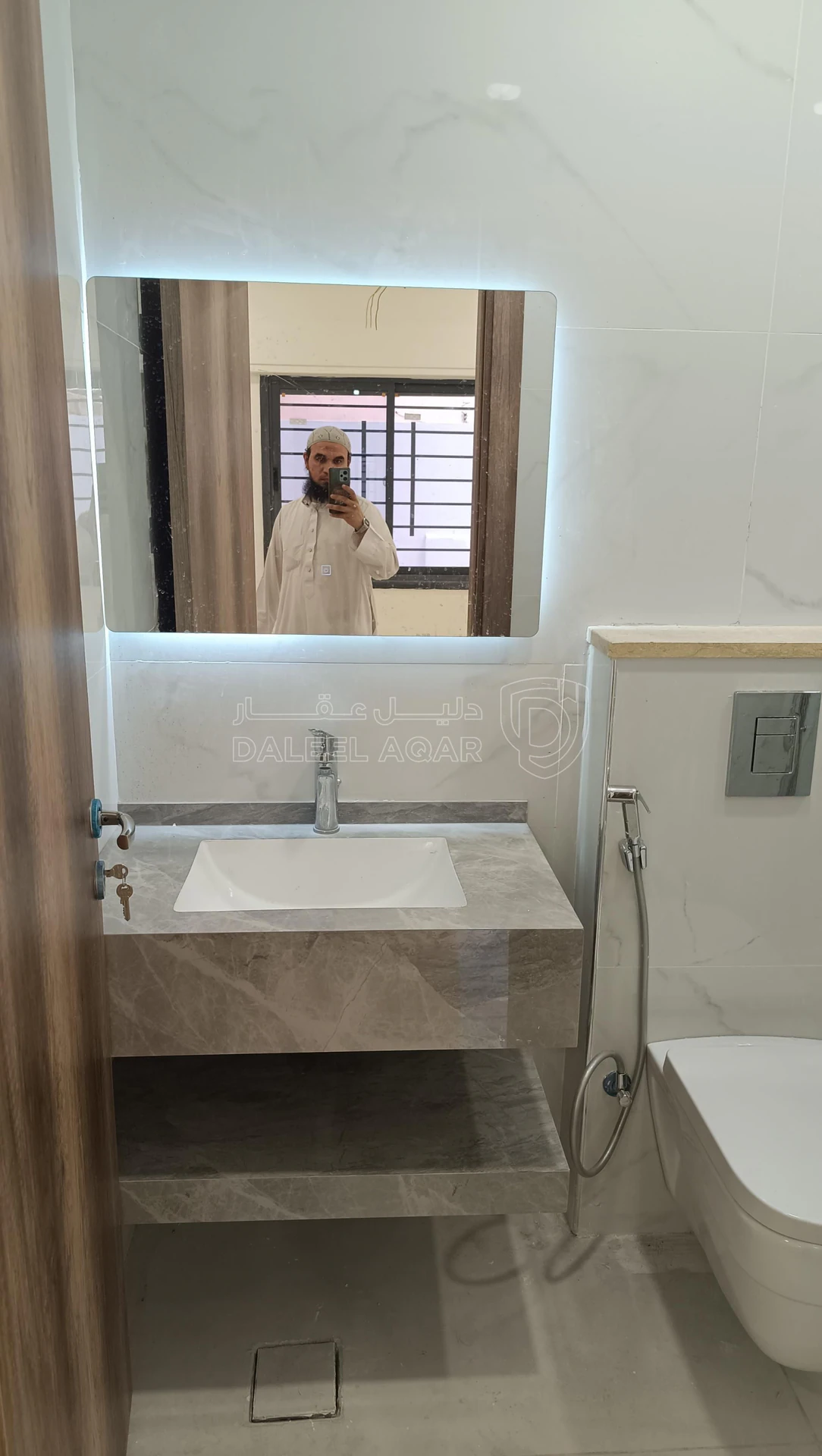 شقة في العقبه العاشره رديف شارع الكويت - 43,000 دأ - صورة 3