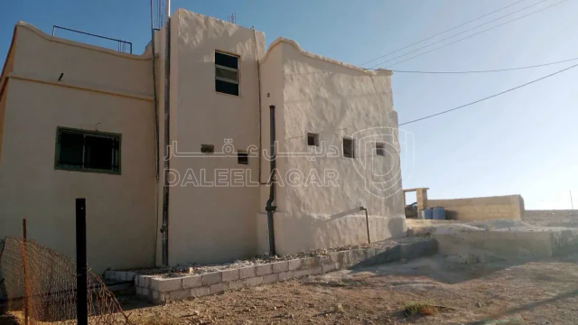 فيلا/منزل - الموقر قريه الكتيفه قرب سوبر ماركت الحويزان - 45000 دأ