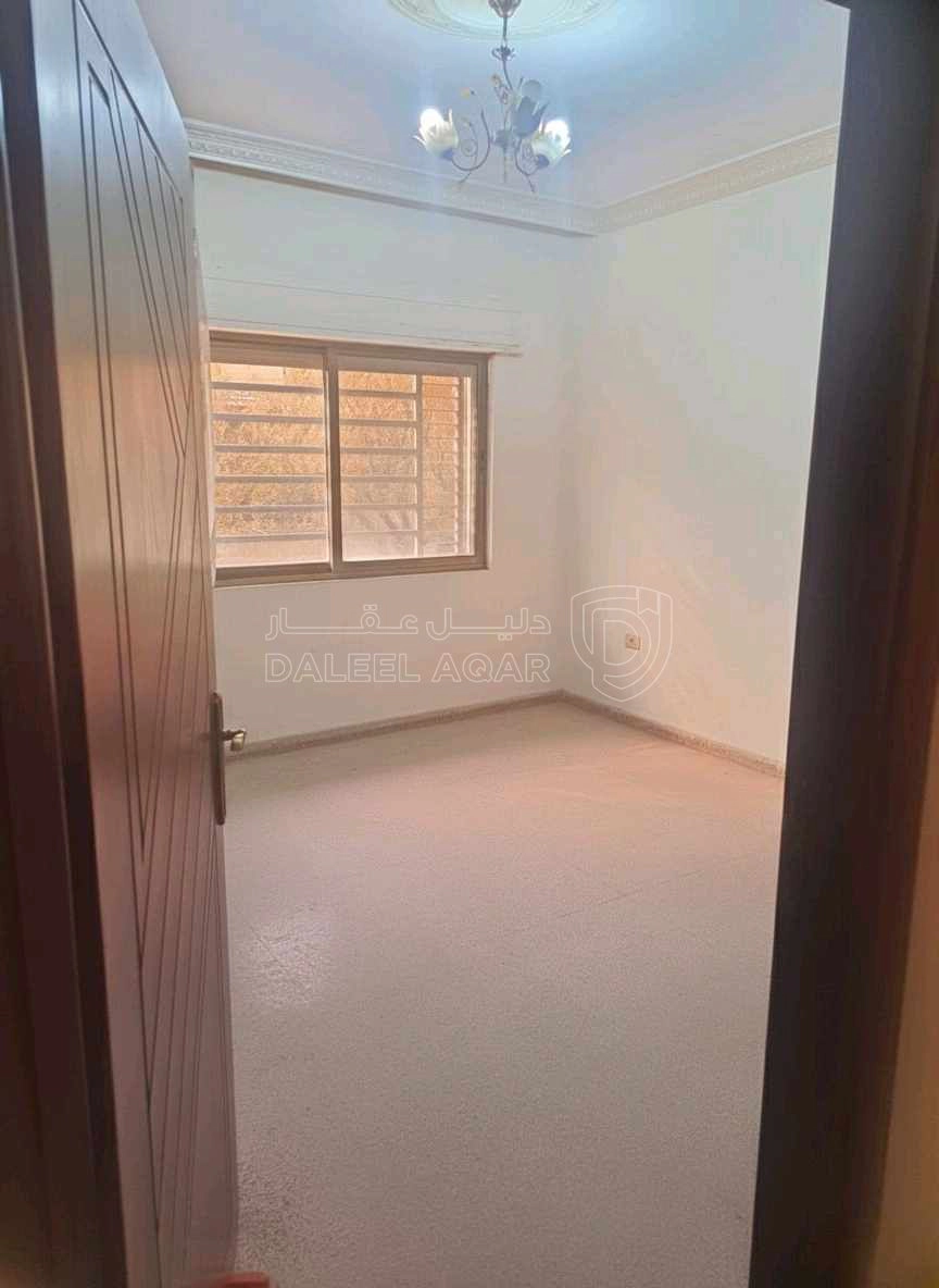 شقة في شقة ارضية للبيع مقابل الحرية مول - 105,000 دأ - صورة 1