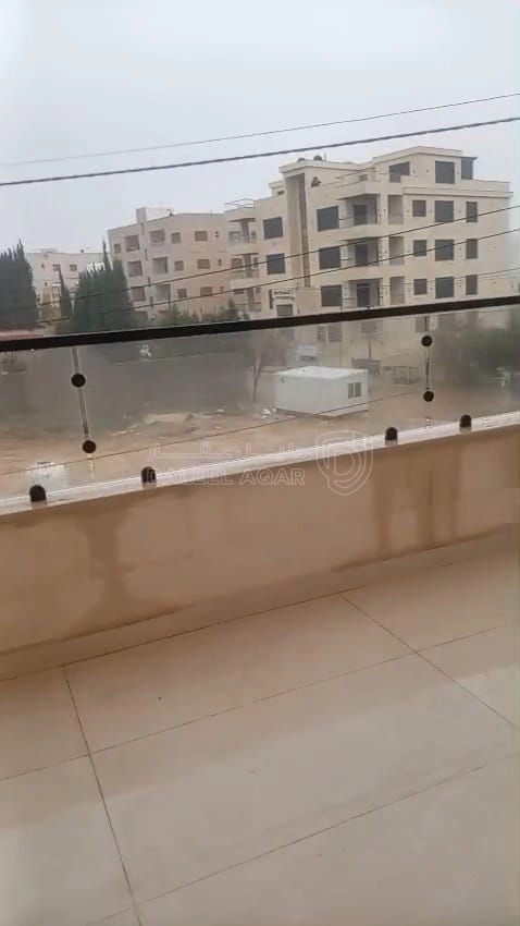 شقة في خلف جامعه البتراء - 107,000 دأ - صورة 1
