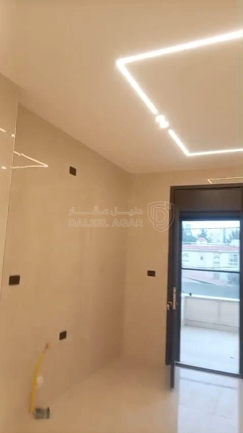 شقة في خلف جامعه البتراء - 107,000 دأ - صورة 1