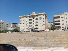 شقة - اربد . مجمع الشيخ خليل قرب دوار الجمل - 35000 دأ