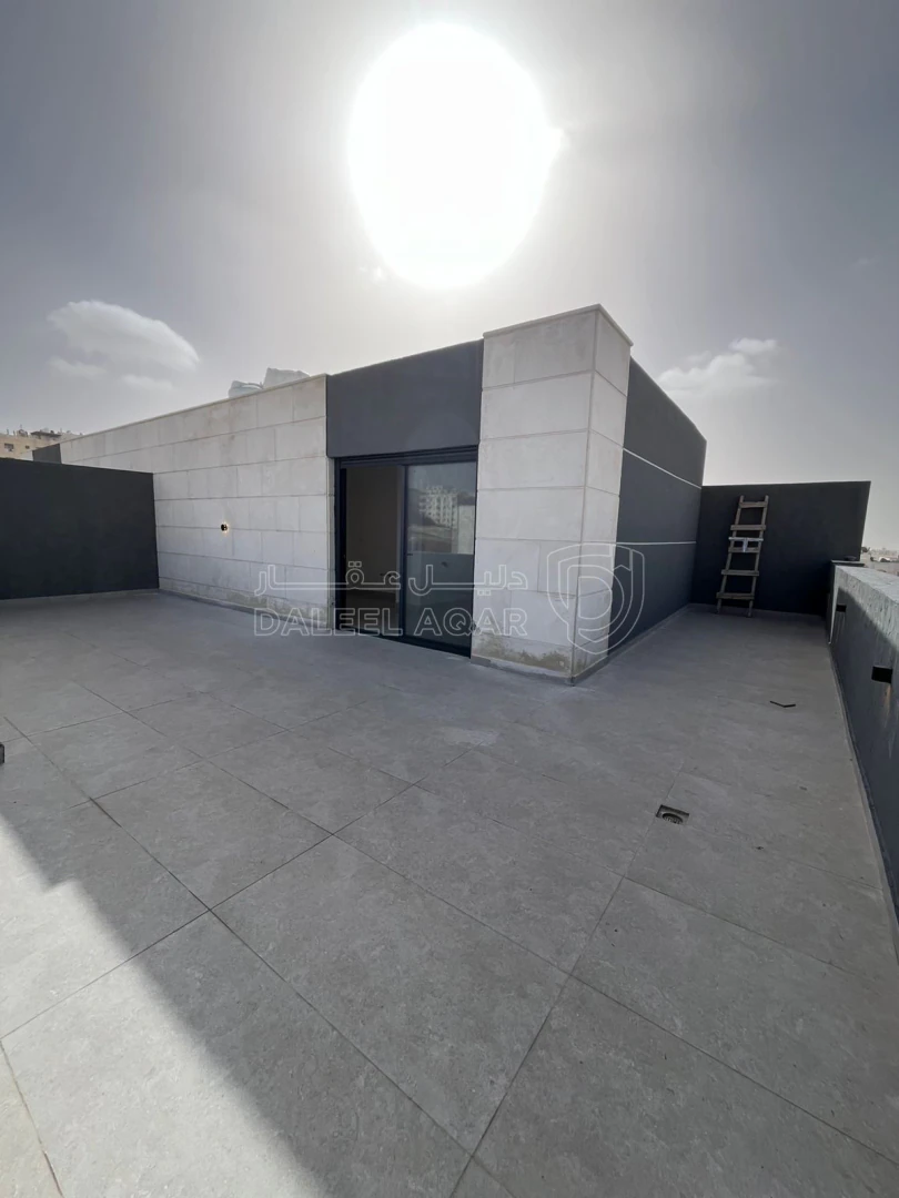 شقة في ثالث مع روف في اجمل مناطق خلدا و بأفخم التشطيبات - 200,000 دأ - صورة 1