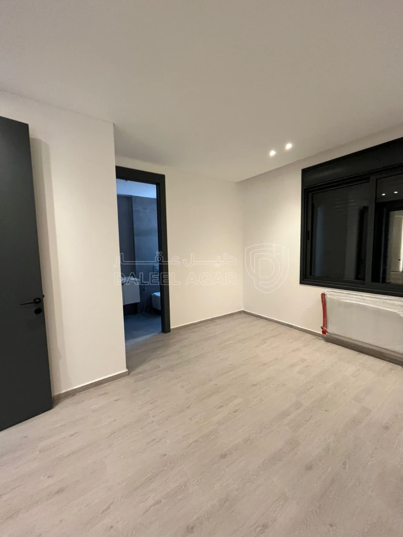 شقة في ثالث مع روف في اجمل مناطق خلدا و بأفخم التشطيبات - 200,000 دأ - صورة 1