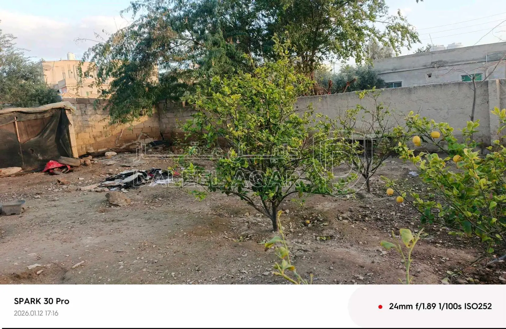 أرض في ارض نمرتين قوشان مستقل للبيع بسعر مغري  - 18,000 دأ - صورة 1