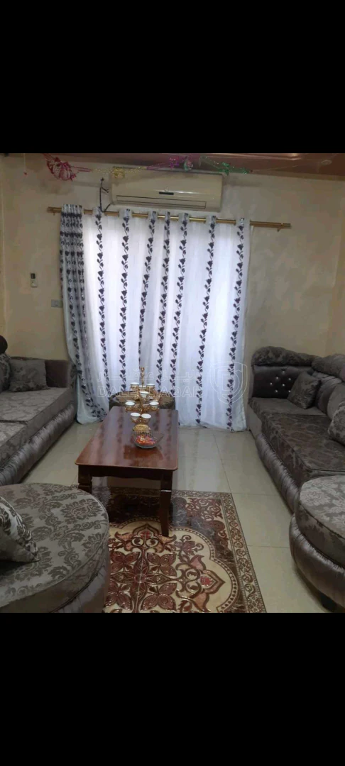 شقة في الزرقاء مدينه الشرق المرحله الثانيه عماره١٧ - 30,000 دأ - صورة 1