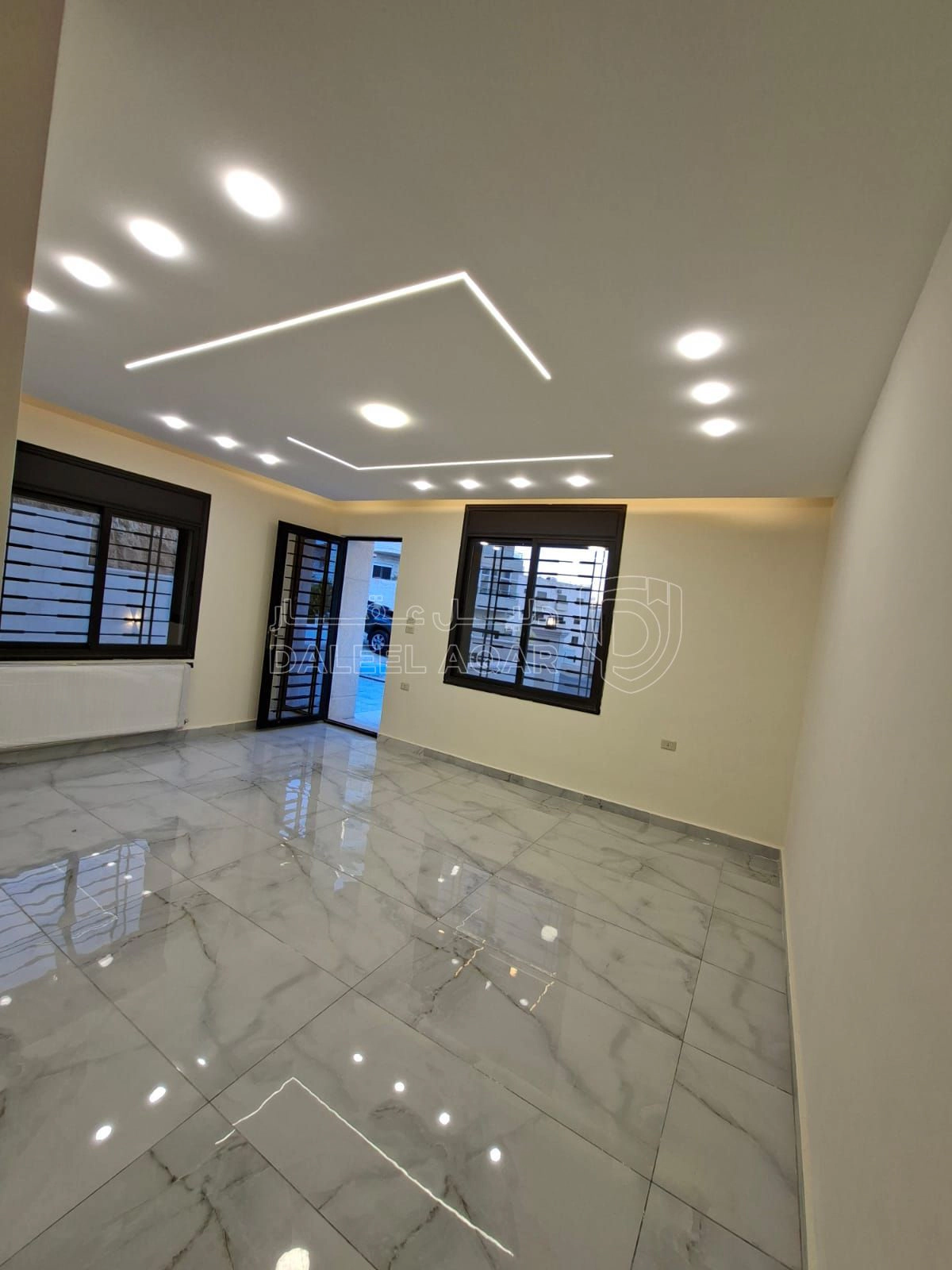 شقة في ضاحية الرشيد - بالقرب من دوار اقرأ - 102,000 دأ - صورة 1