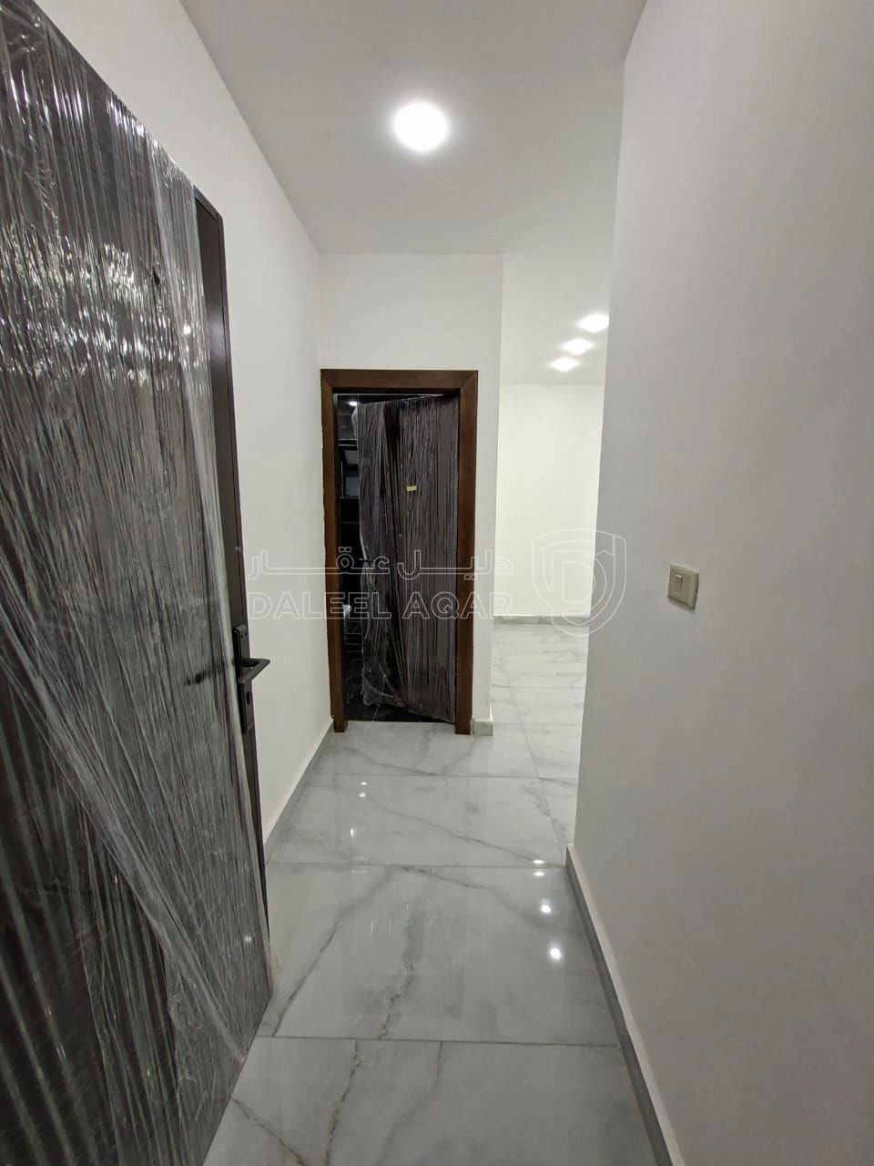 شقة في ضاحية الرشيد - بالقرب من دوار اقرأ - 102,000 دأ - صورة 1