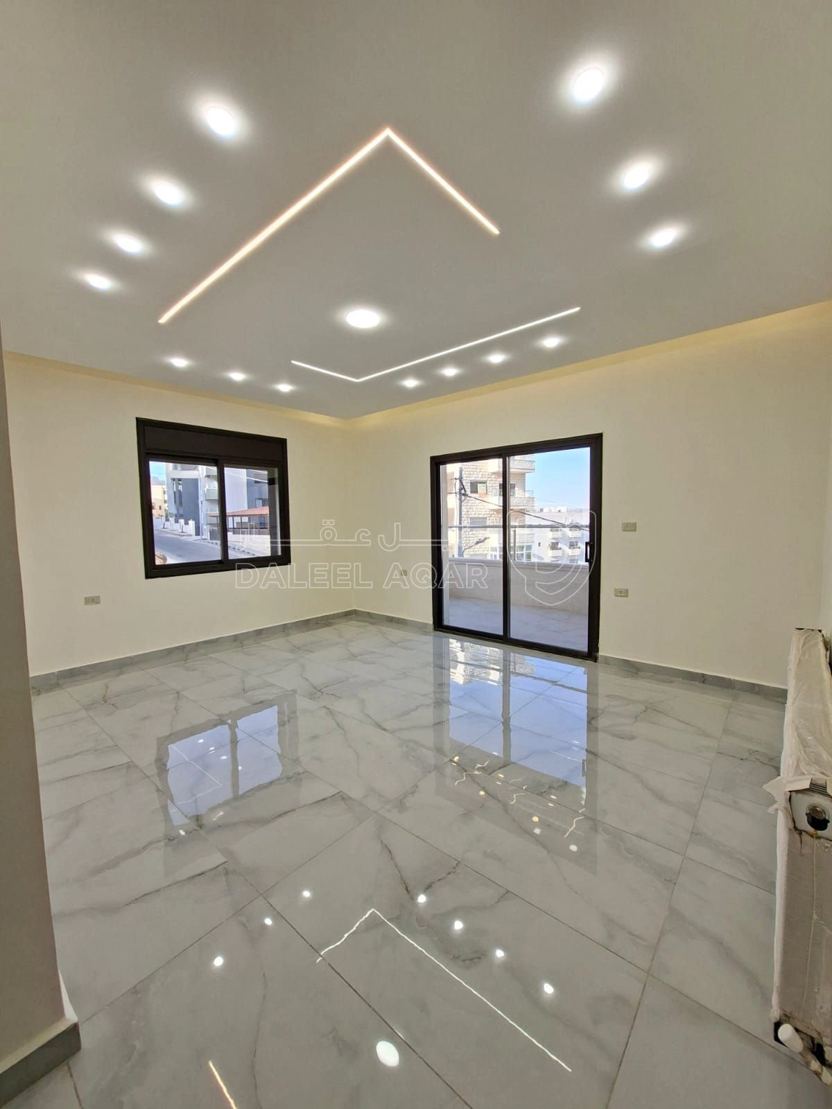 شقة في ضاحية الرشيد - بالقرب من دوار اقرأ - 102,000 دأ - صورة 1