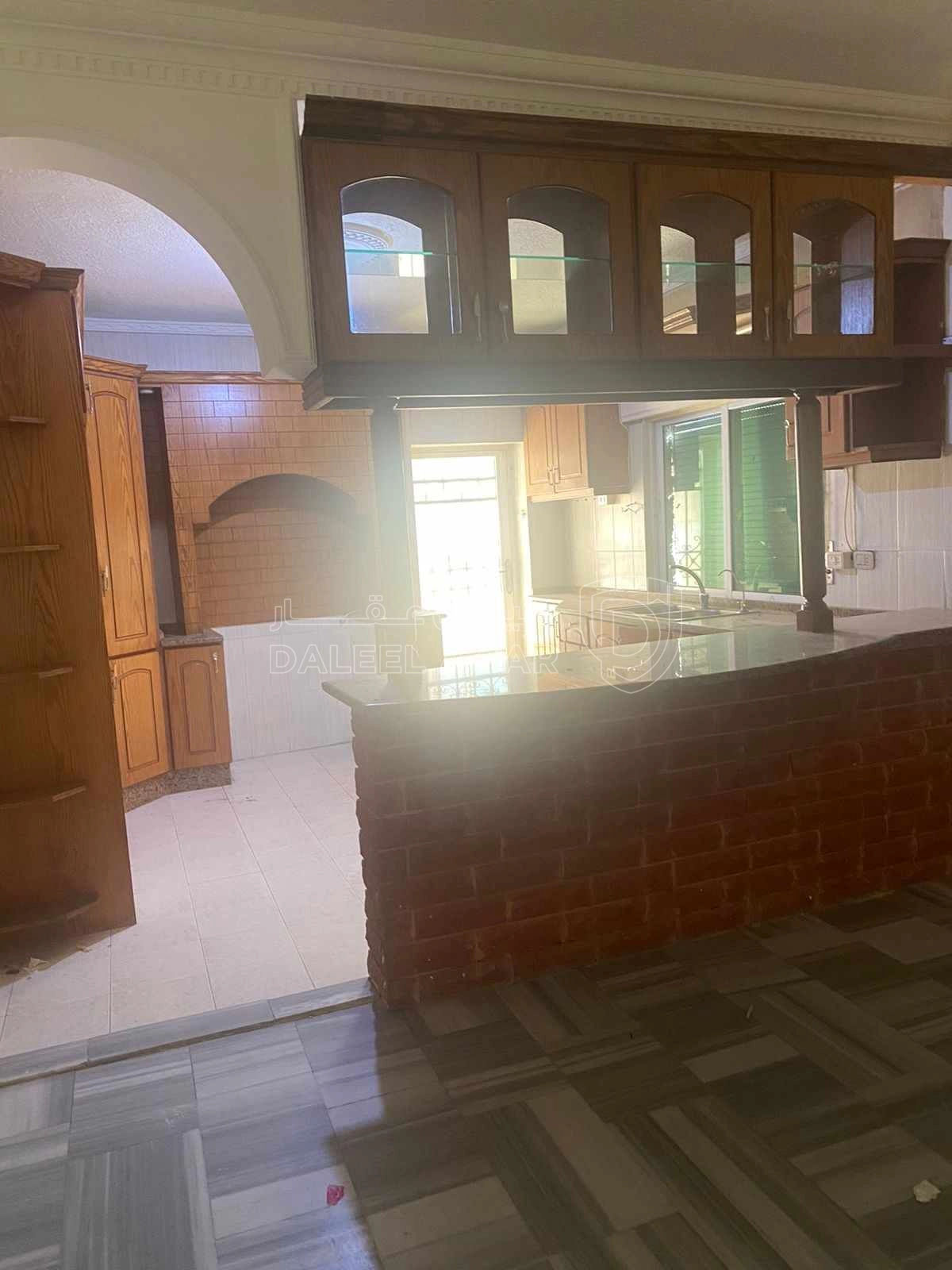 شقة في شارع حماد الحطاب - 55,000 دأ - صورة 1