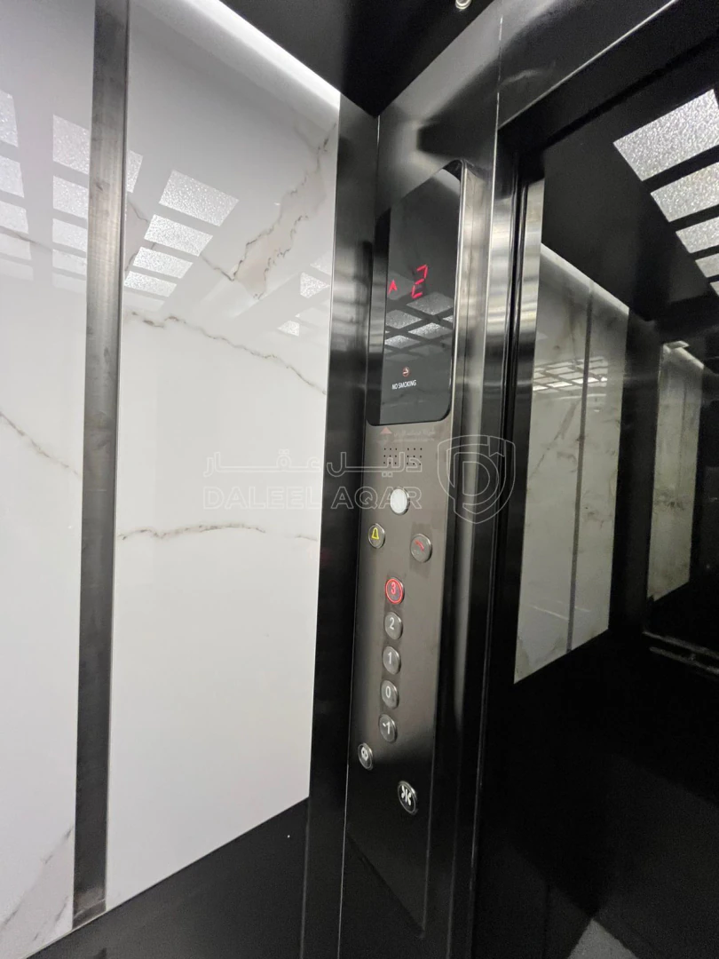 شقة في شقة ثالث مع روف للبيع في مرج الحمام اسكان عالية - 168,000 دأ - صورة 1