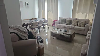 شقة في شقه للبيع مقابل جامعه العلوم التطبيقيه  - 65,000 دأ - صورة NaN